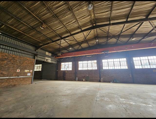 1,880M² WAREHOUSE TO LET IN MEADOWDALE